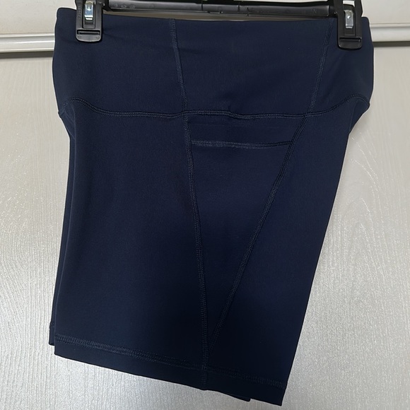 🆕NWOT Old Navy Active women’s Short Size M - Picture 3 of 9